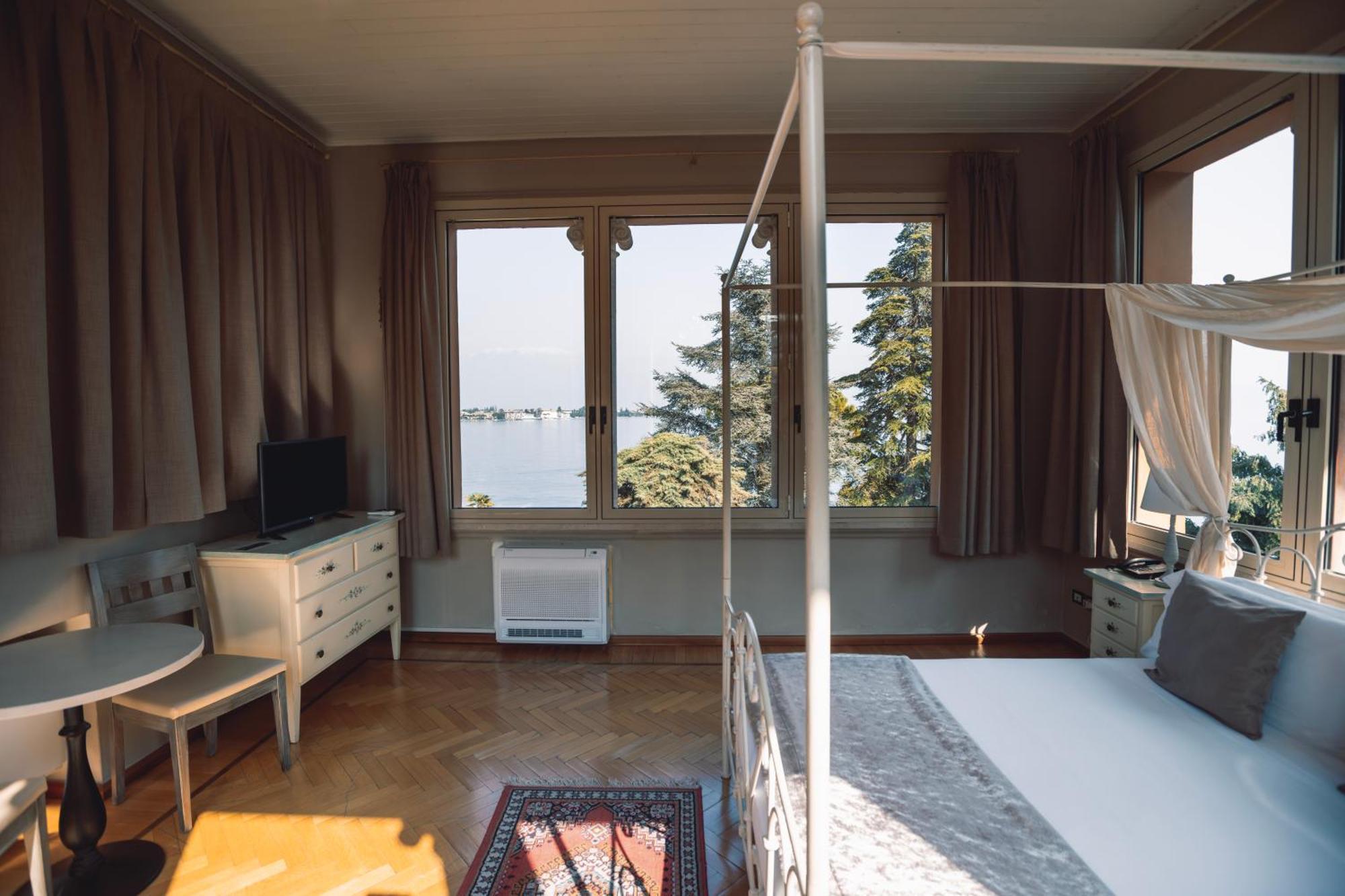 Villa Mimosa Au Lac - Estella Hotels Italia 토스콜라노마데노 외부 사진